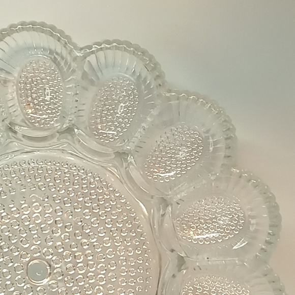 ☀️ Vintage Indiana Glass clear hobnail deviled egg relish plate. No flaws - Picture 2 of 4